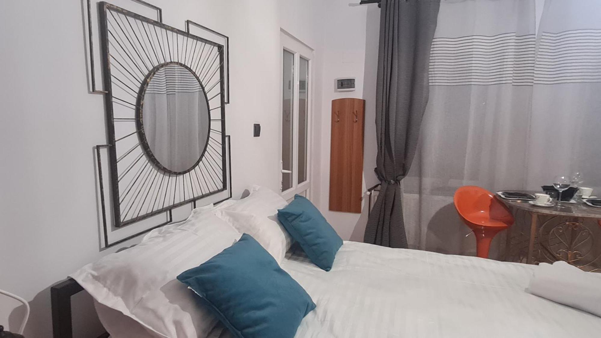 Cozy Studio In Noble House Main Square Cluj-Napoca Extérieur photo